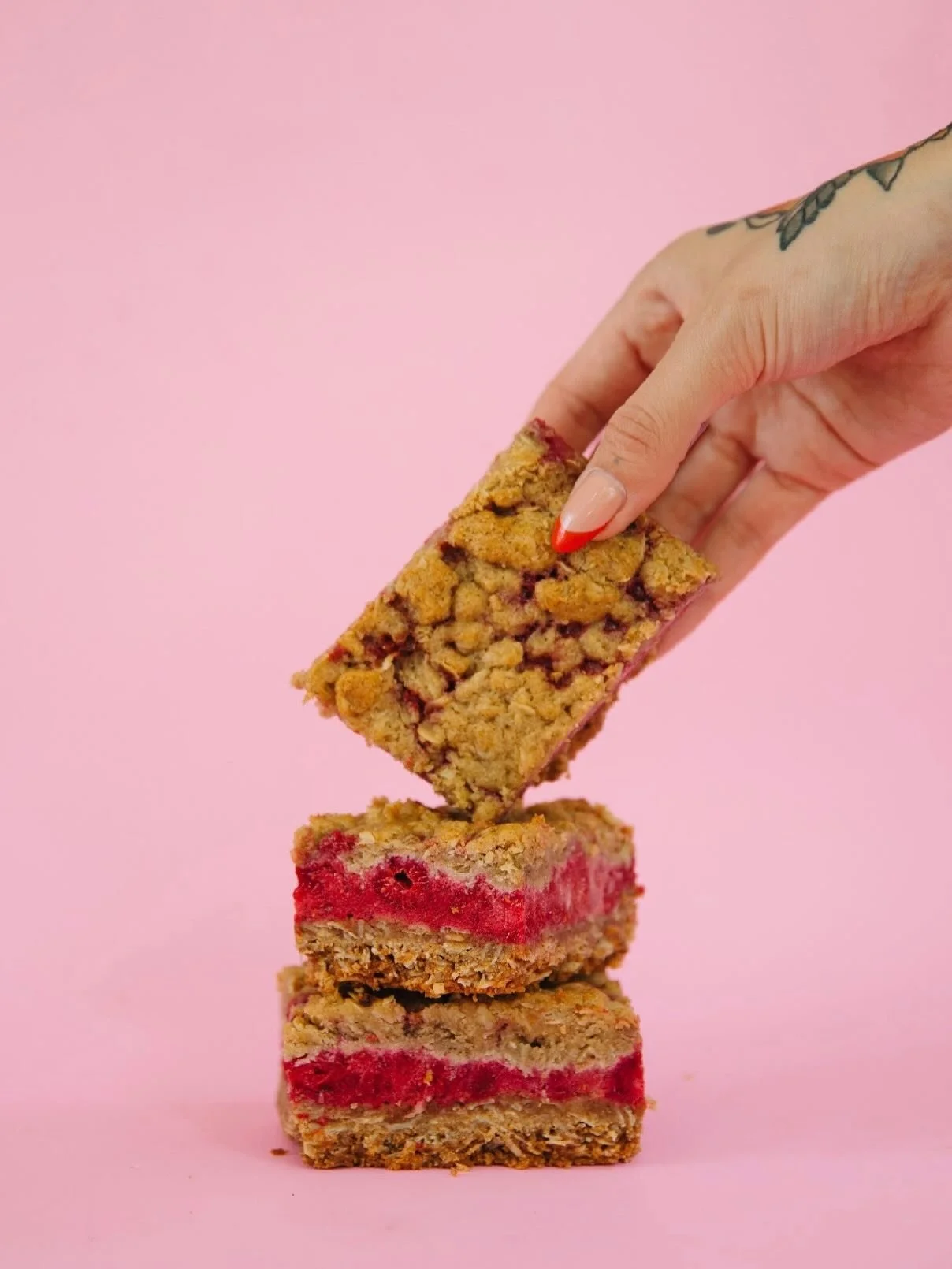 💋💋💋💋💋💋💋
RASPBERRY OAT BARS ARE BACK in the seasonal case!
Probably one of our more asked about treats when we don&rsquo;t have it around, and for good reason!
Tart raspberry centre, oaf cinnamon crust + crumble topping - it&rsquo;s a treat or 