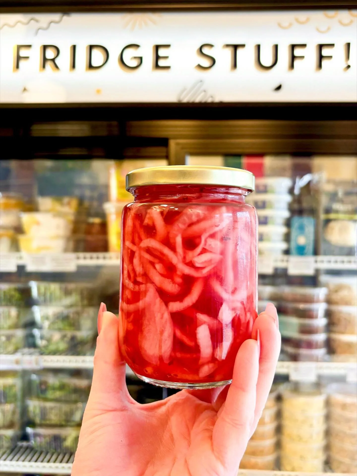 🧅🧅🧅🧅🧅🧅🧅
Sometimes we plan a new item for months and sometimes the kitchen crew starts making pickled onions for staff meals and they&rsquo;re so addicting we need you to have them too! (Thanks Hayden for making us hooked on your onions!)

Fres