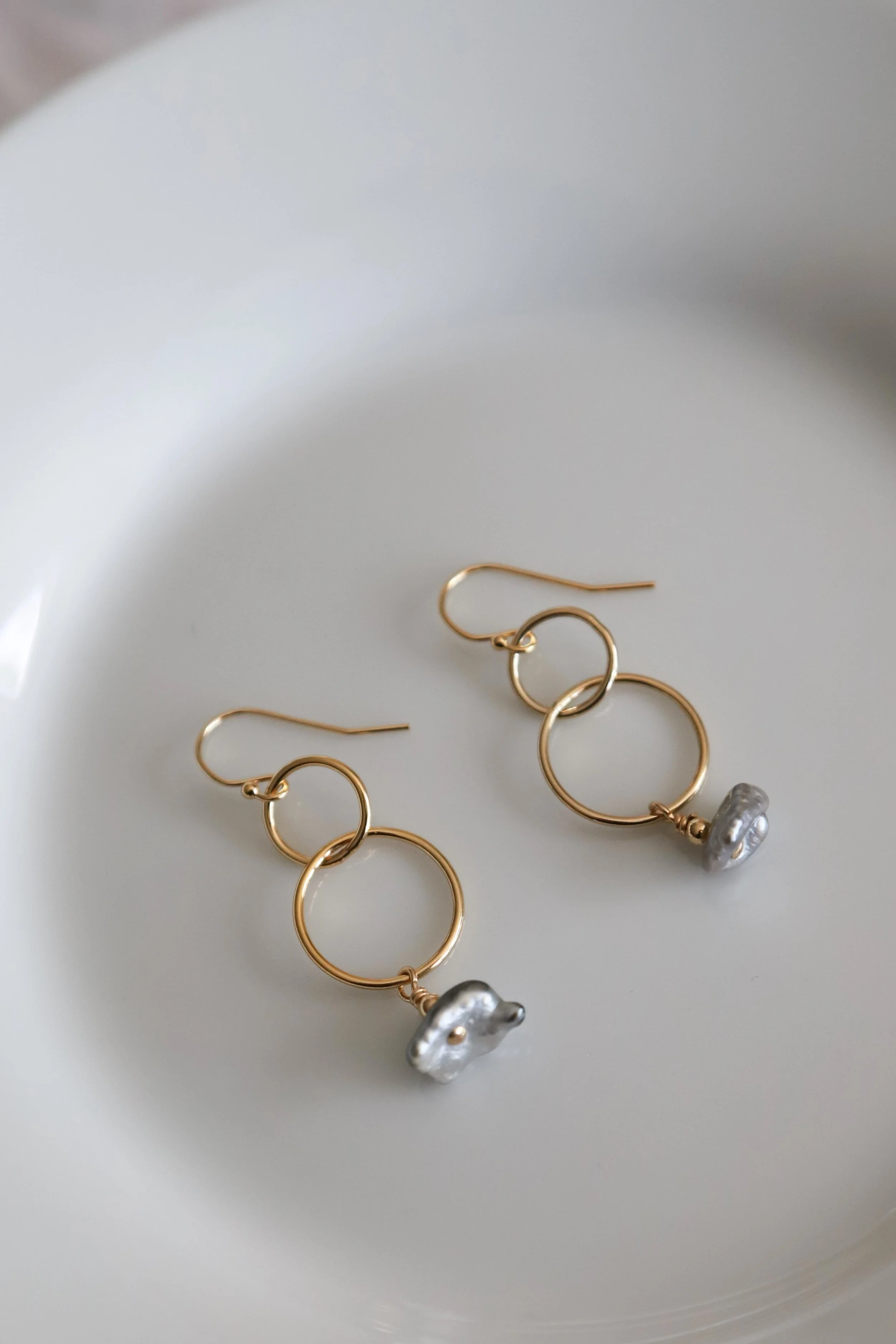 Double Hoop with Keshi Pearls