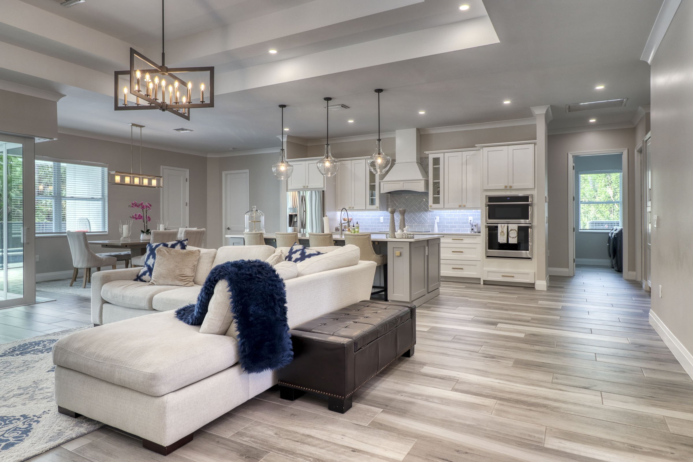 1811 23rd St SW Naples FL-print-007-007-Living-2400x1600-300dpi.jpg