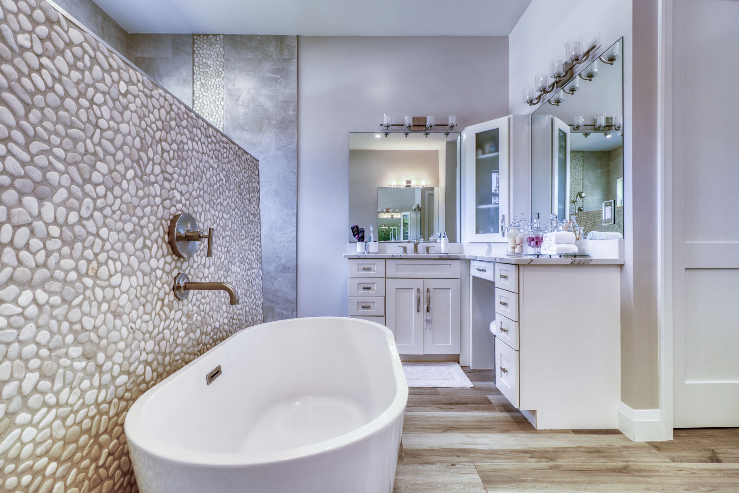1811 23rd St SW Naples FL-print-036-046-Master bath-2400x1600-300dpi.jpg