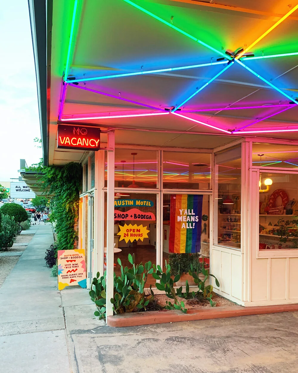 WB_AustinMotel_Thumb2.jpg