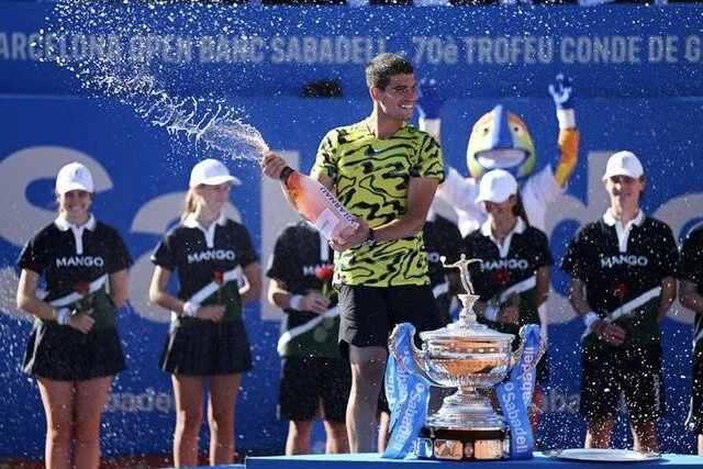 Carlos Alcaraz Defends His Title In Barcelona