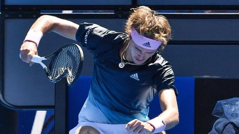 What We Can Learn From Tennis Players Smashing Their Rackets