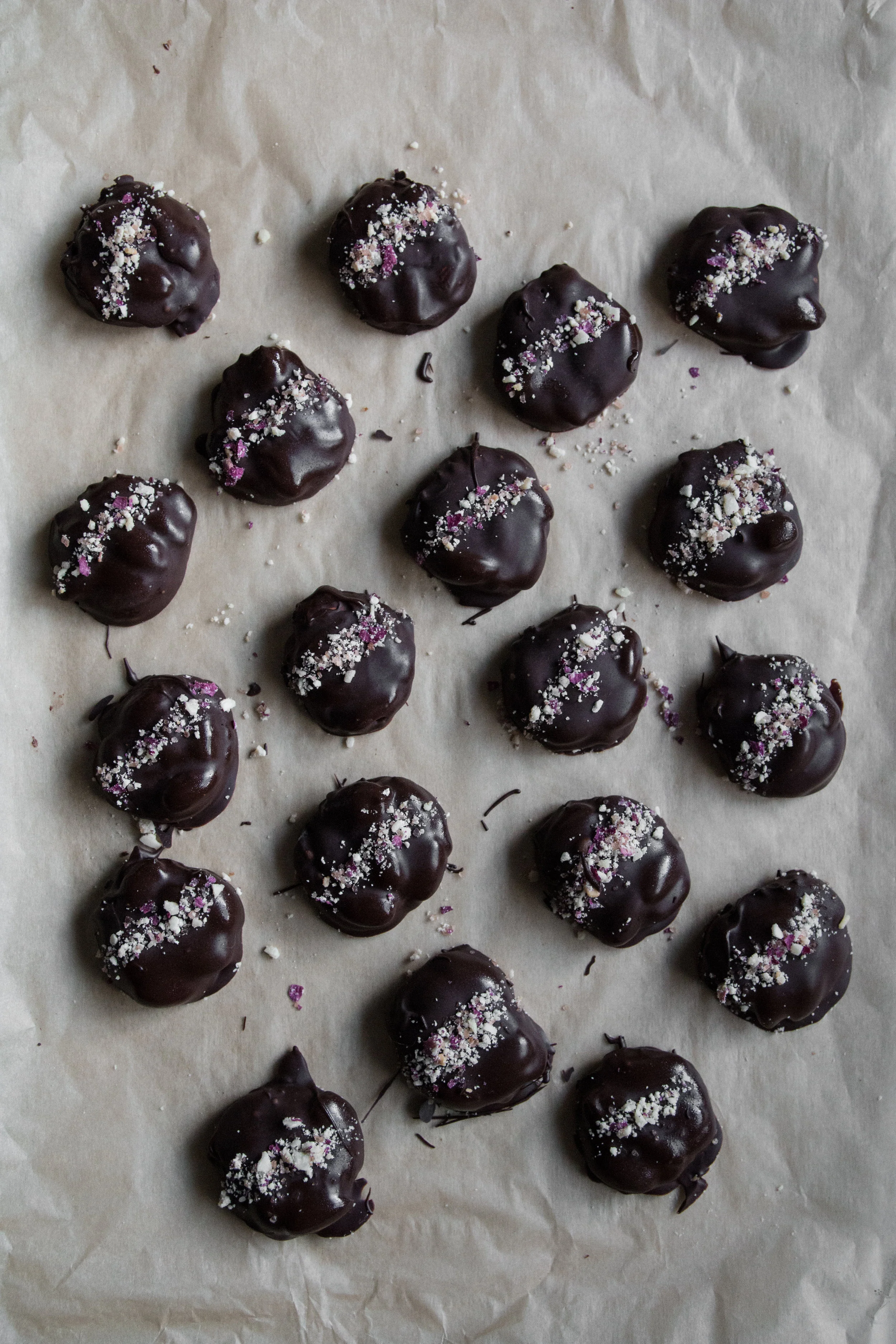 almond date clusters-3.jpg