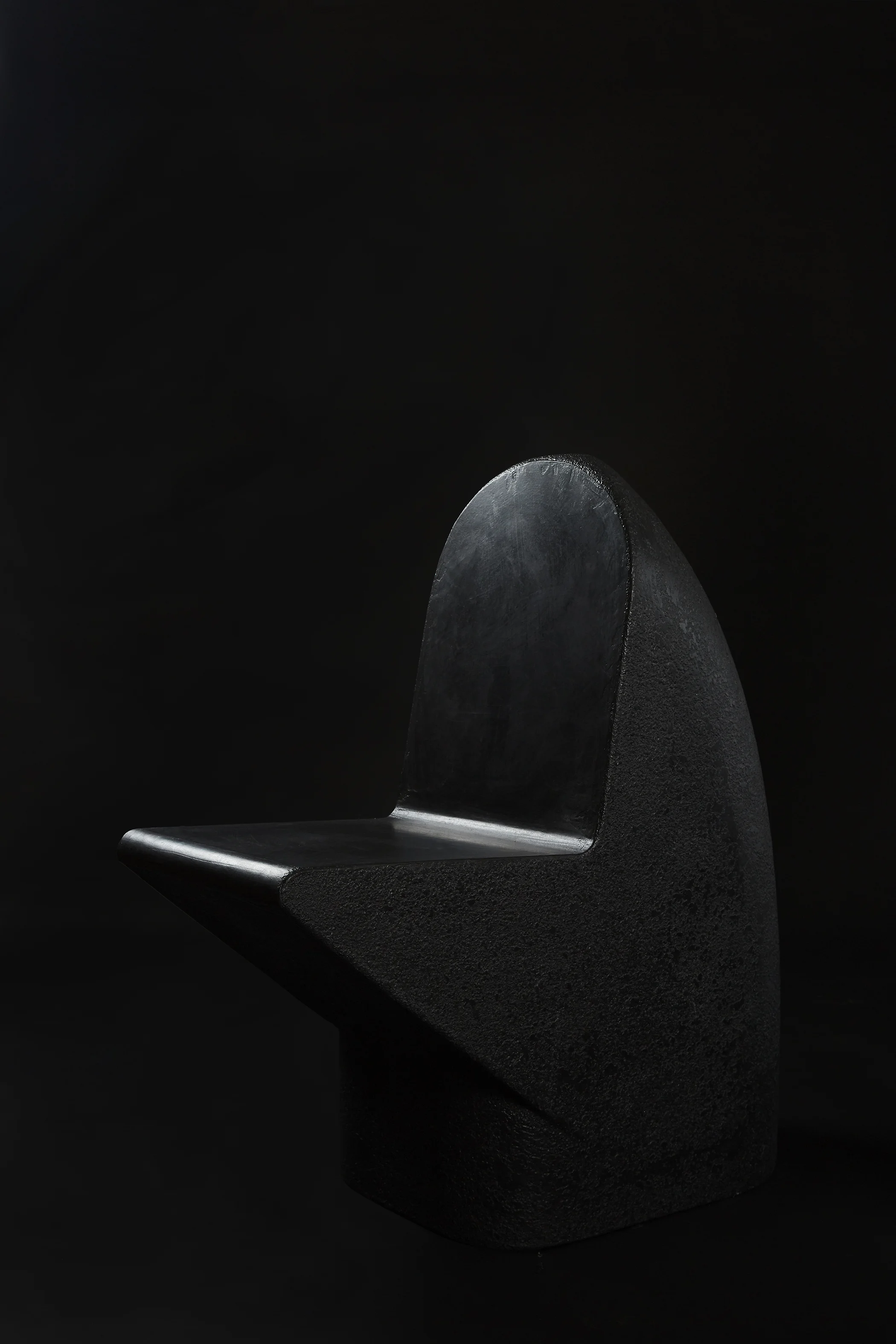 Snake Head Seat - Charcoal (2018) Cement | L870 x W440 x H960