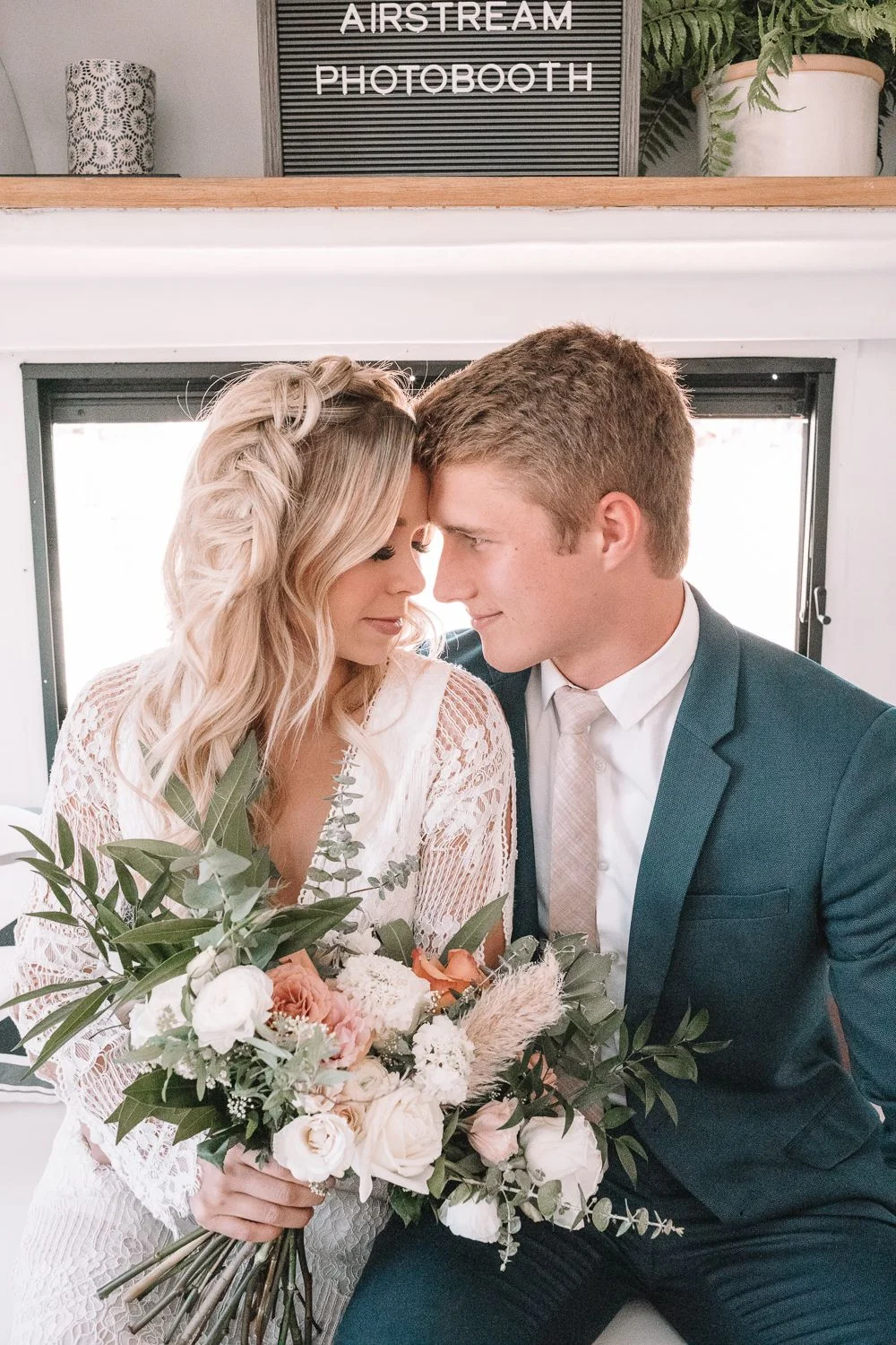 NeueBride_StyledShoot_GE-85-compressor.jpg