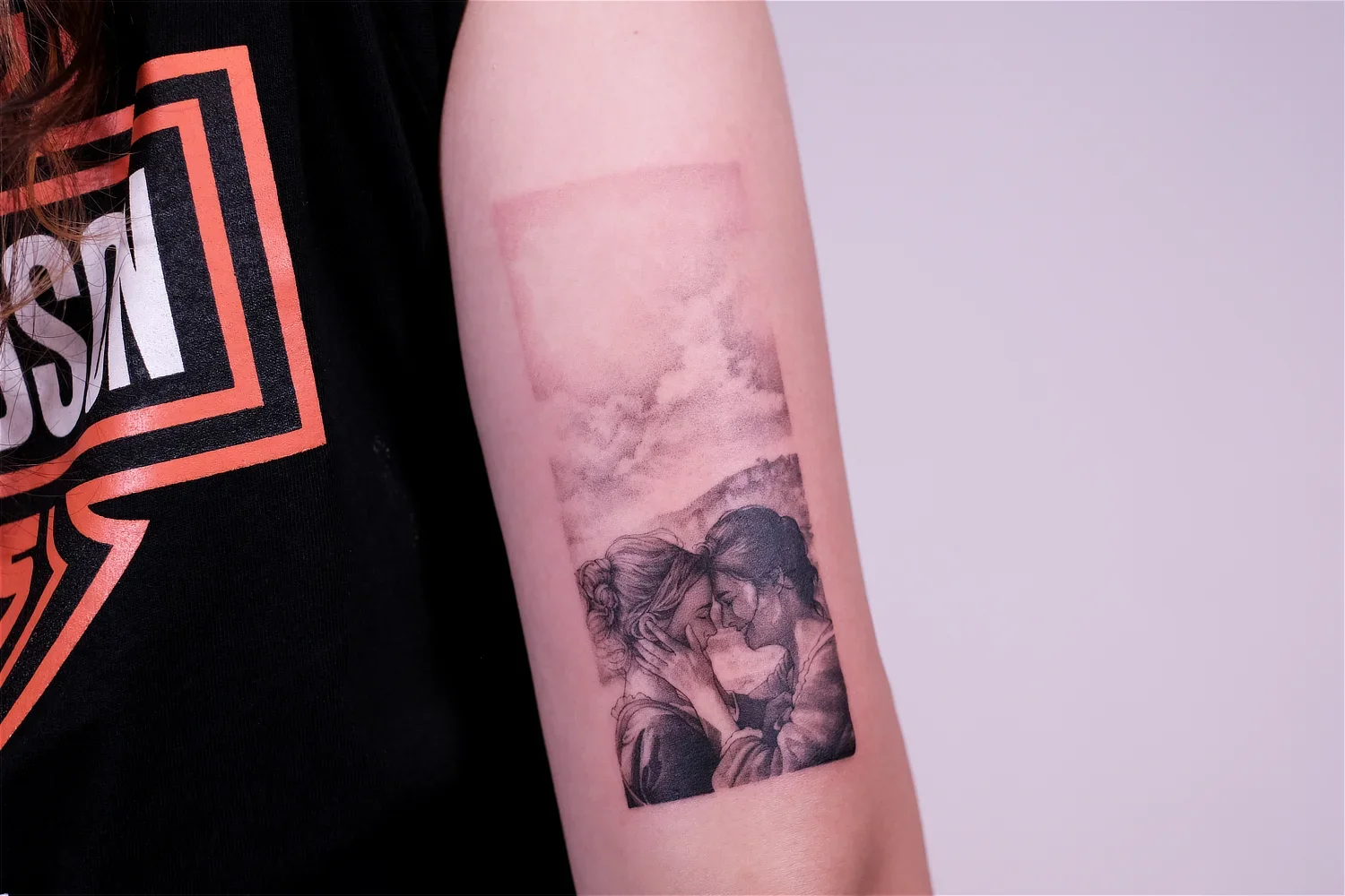 fineline-tattoo-lady-on-fire4.webp