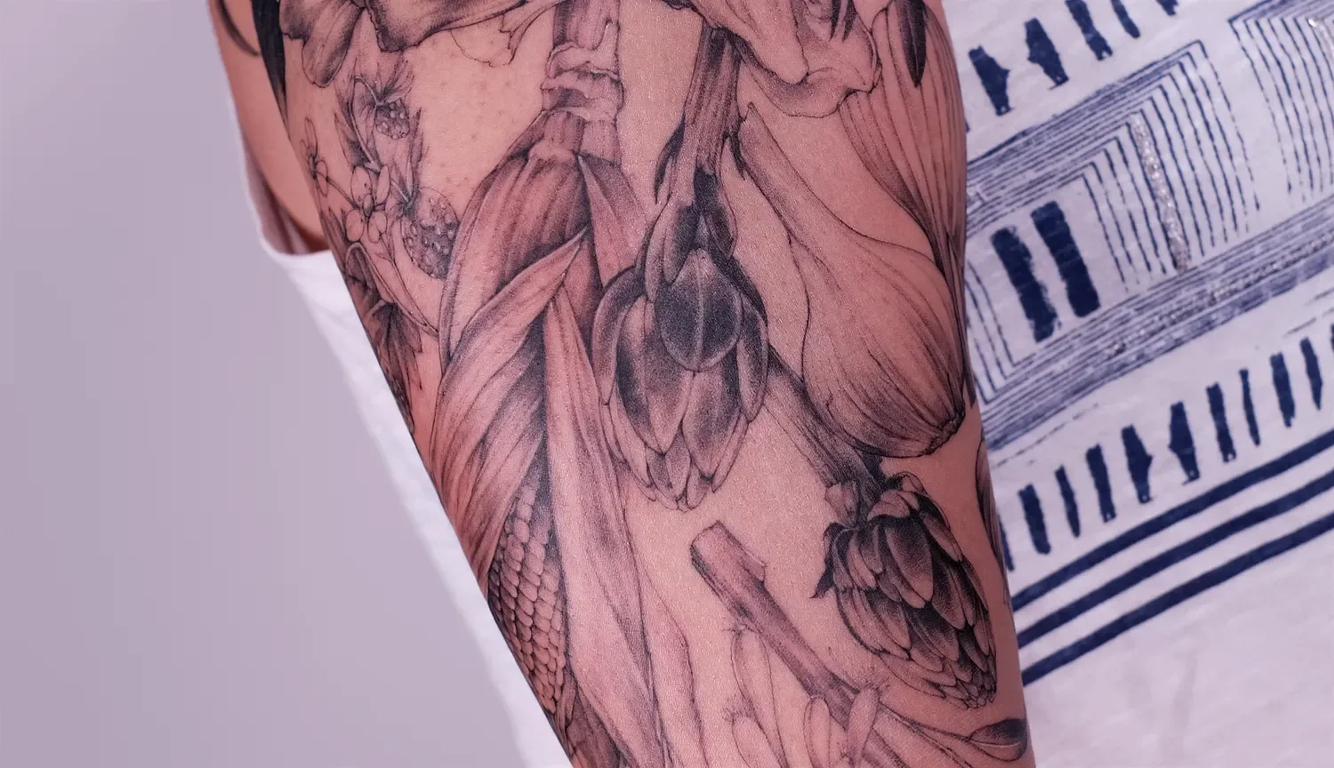 fineline-tattoo-vegetables18.webp