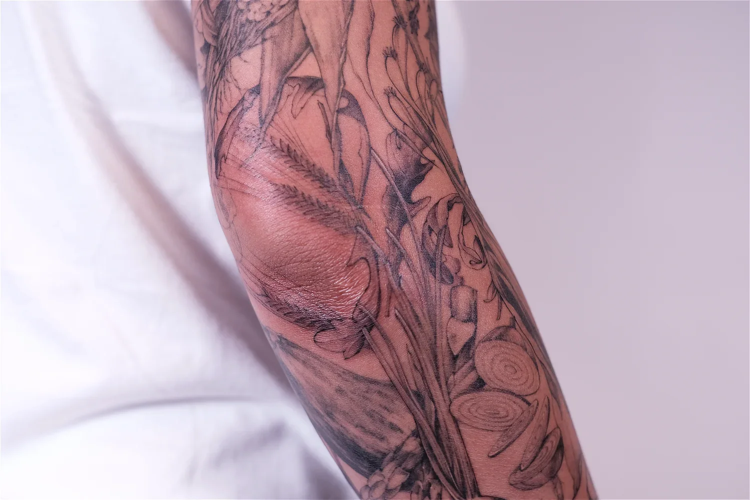 fineline-tattoo-vegetables13.webp