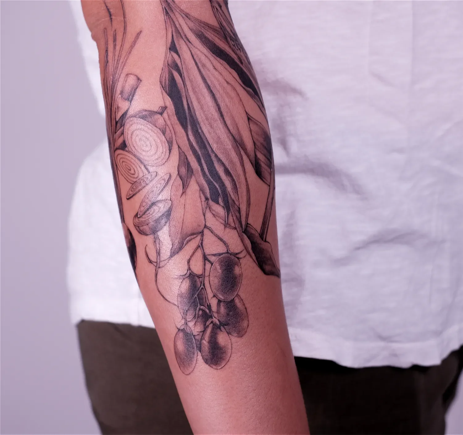 fineline-tattoo-vegetables17.webp