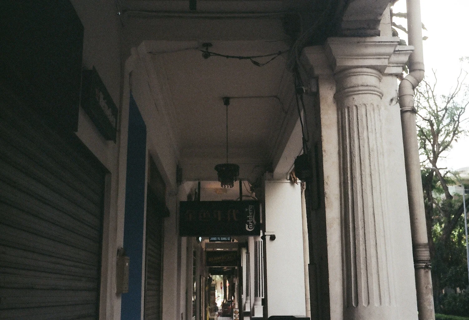 Kitchener Road, 35mm, Olympus Trip 35, Kodak ColourPlus 200