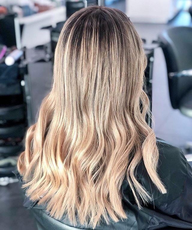 Goldilocks 😍✨ via @hairbydesireemitchell