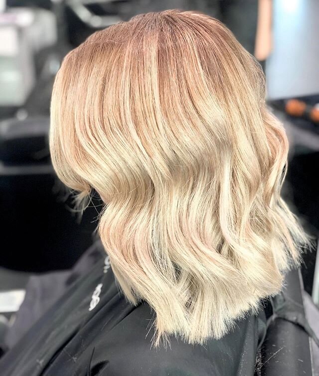 If this isn't absolute perfection, we don't know what is 😍 Lighter, brighter and shorter via @hairbydesireemitchell 
Is anyone else tempted to chop their hair after seeing this?