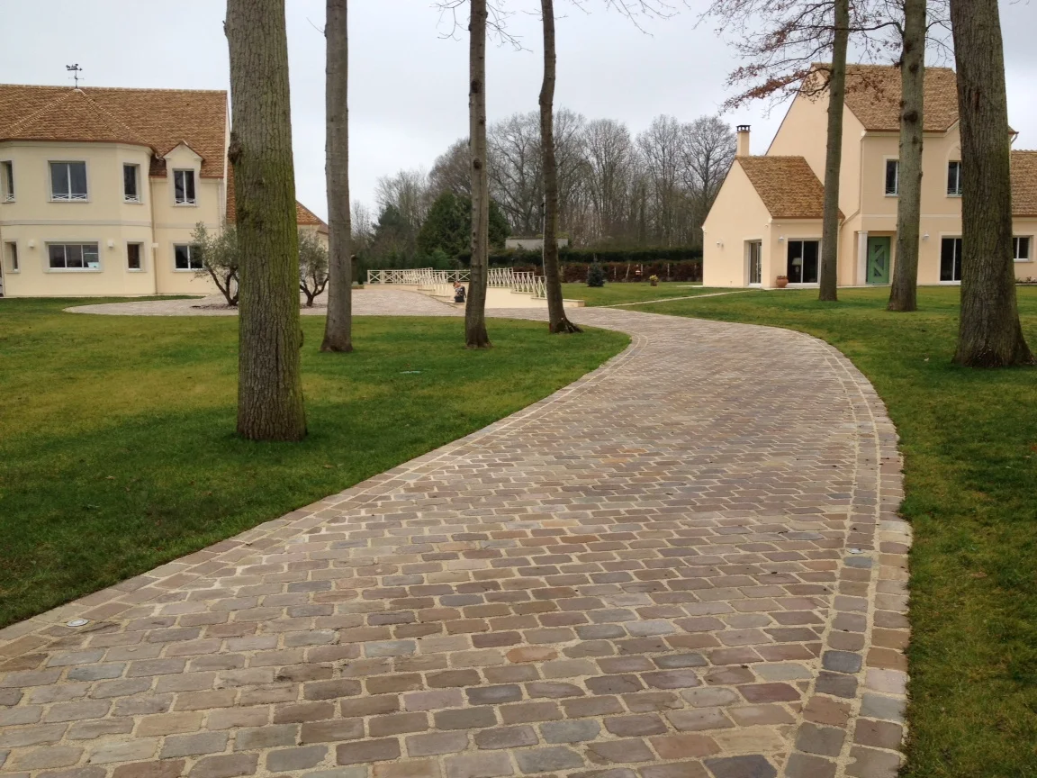 Grès ocre nuancé.jpeg