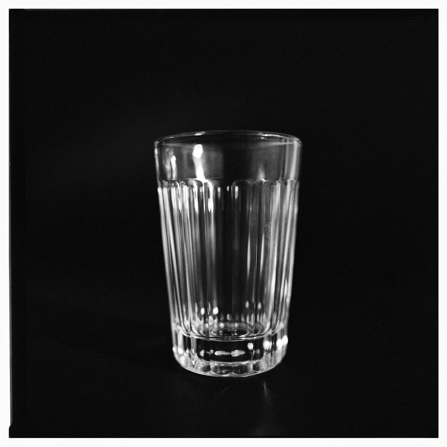 PLATES_BW_04.jpg