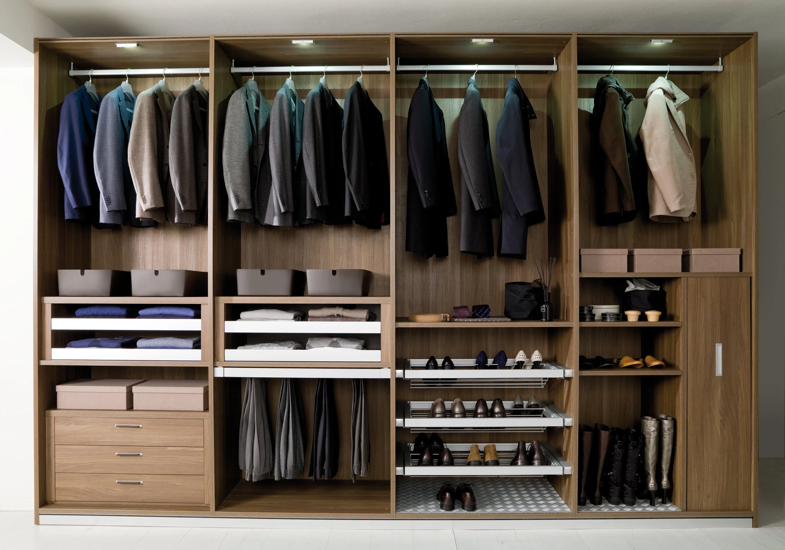 momentoitalia-Italian-Furniture-Modern-Bedroom-and-Designer-Beds00121.jpg