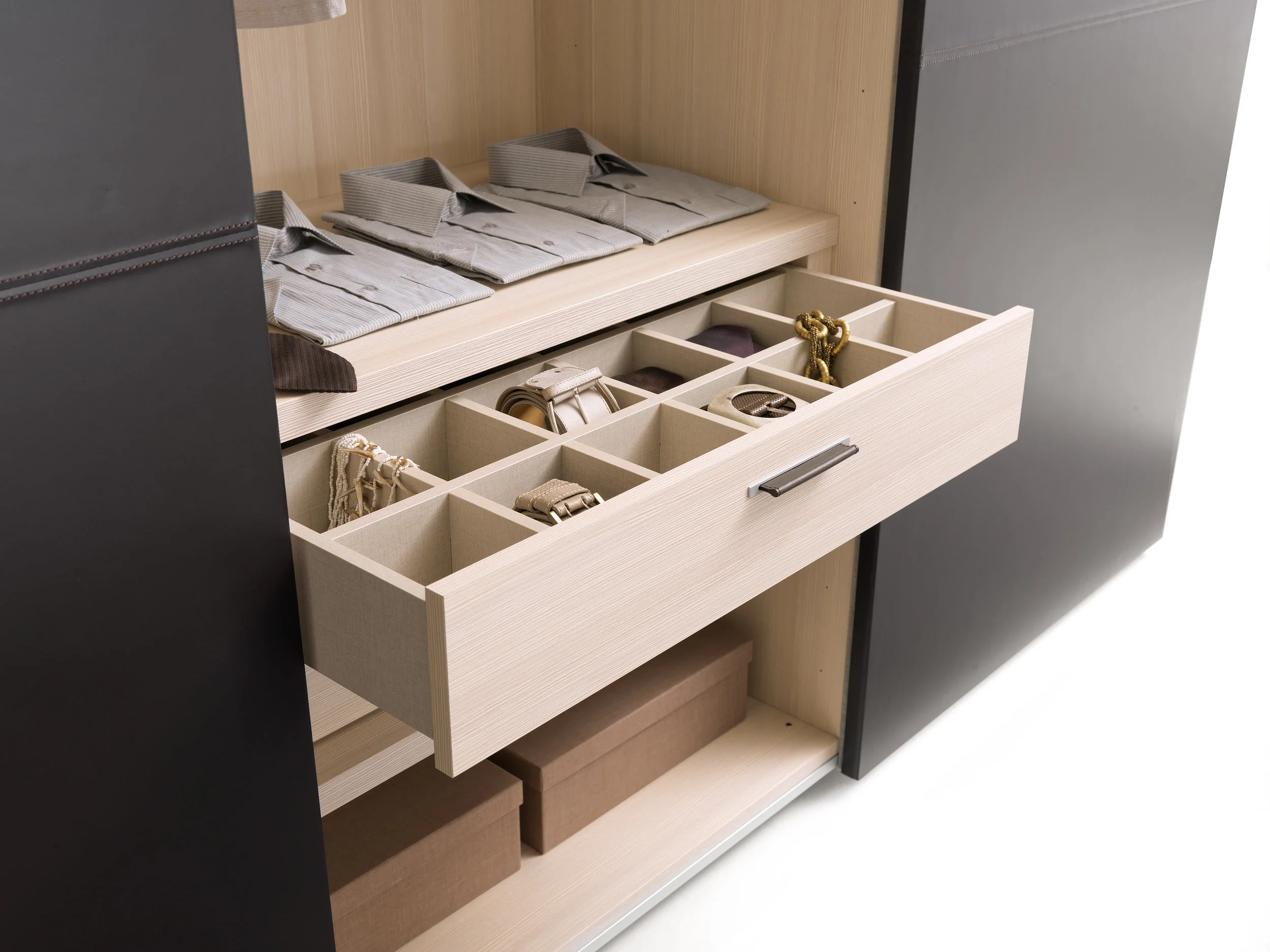 momentoitalia-Italian-Furniture-Modern-Bedroom-and-Designer-Beds00031.jpg