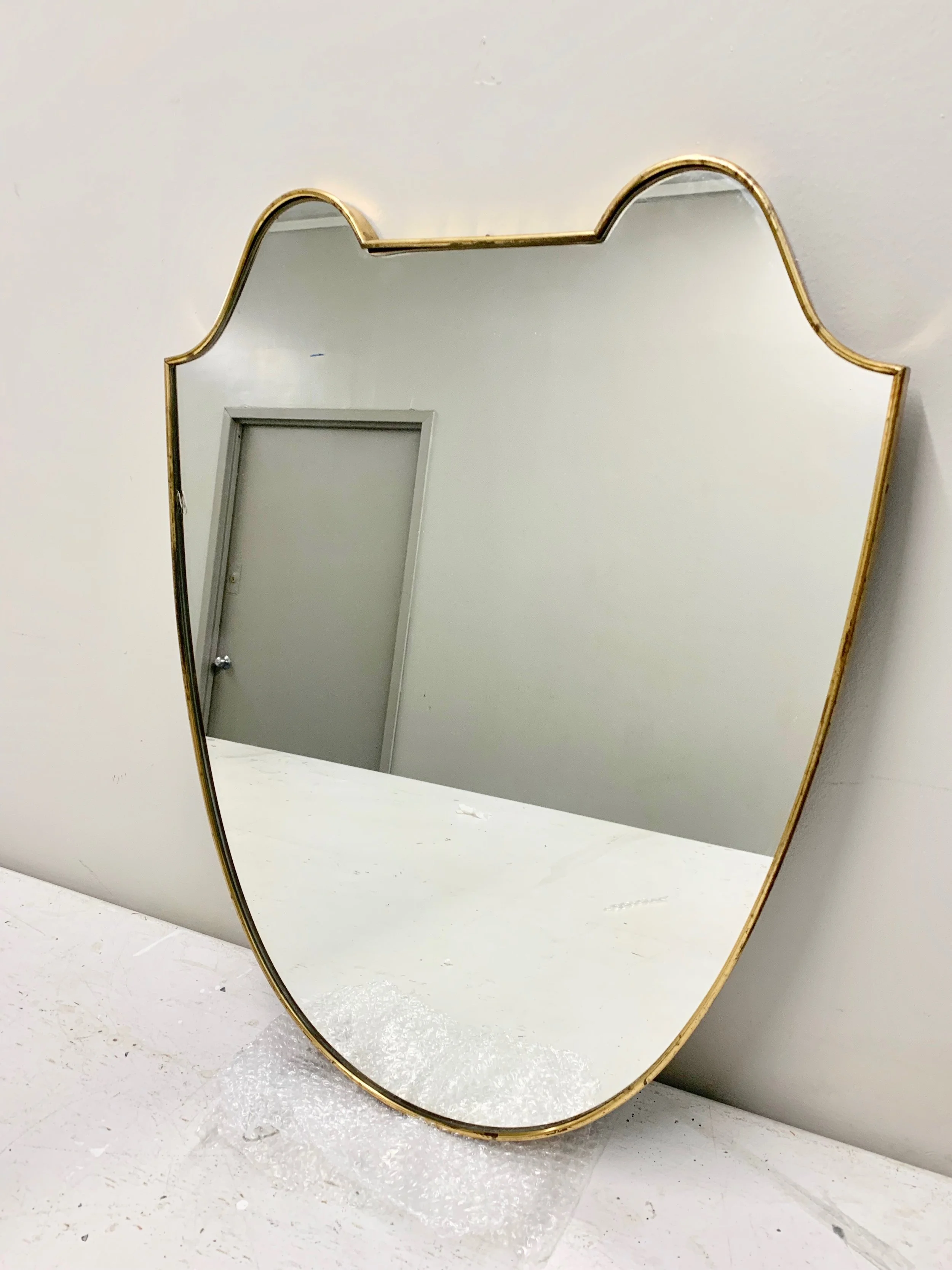 Italian Vintage Mid Century Mirror Brass 2234 | right agle view