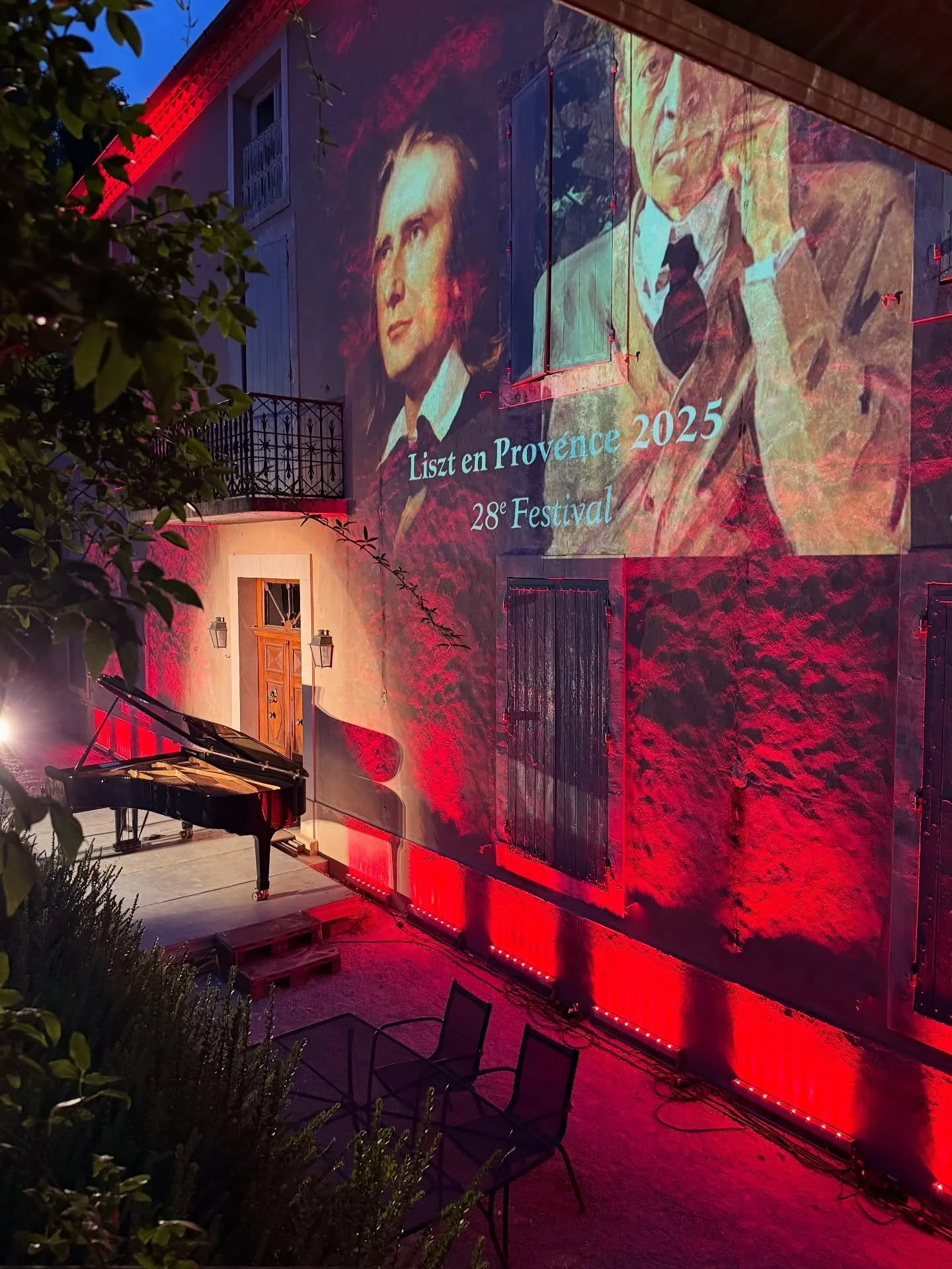 Last night at Liszt en Provence, a very special concert, interrupted by rain after the first part and continued indoors. When the rain started at the end of Rachmaninoff&rsquo;s Prelude, it was magical: the final notes seemed to dance with the raindr