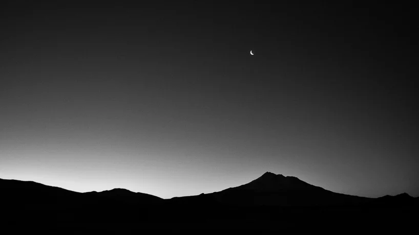 Mt-Shasta-moon.jpg