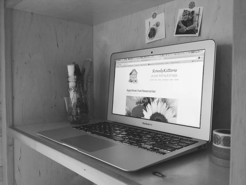 macbook.jpg