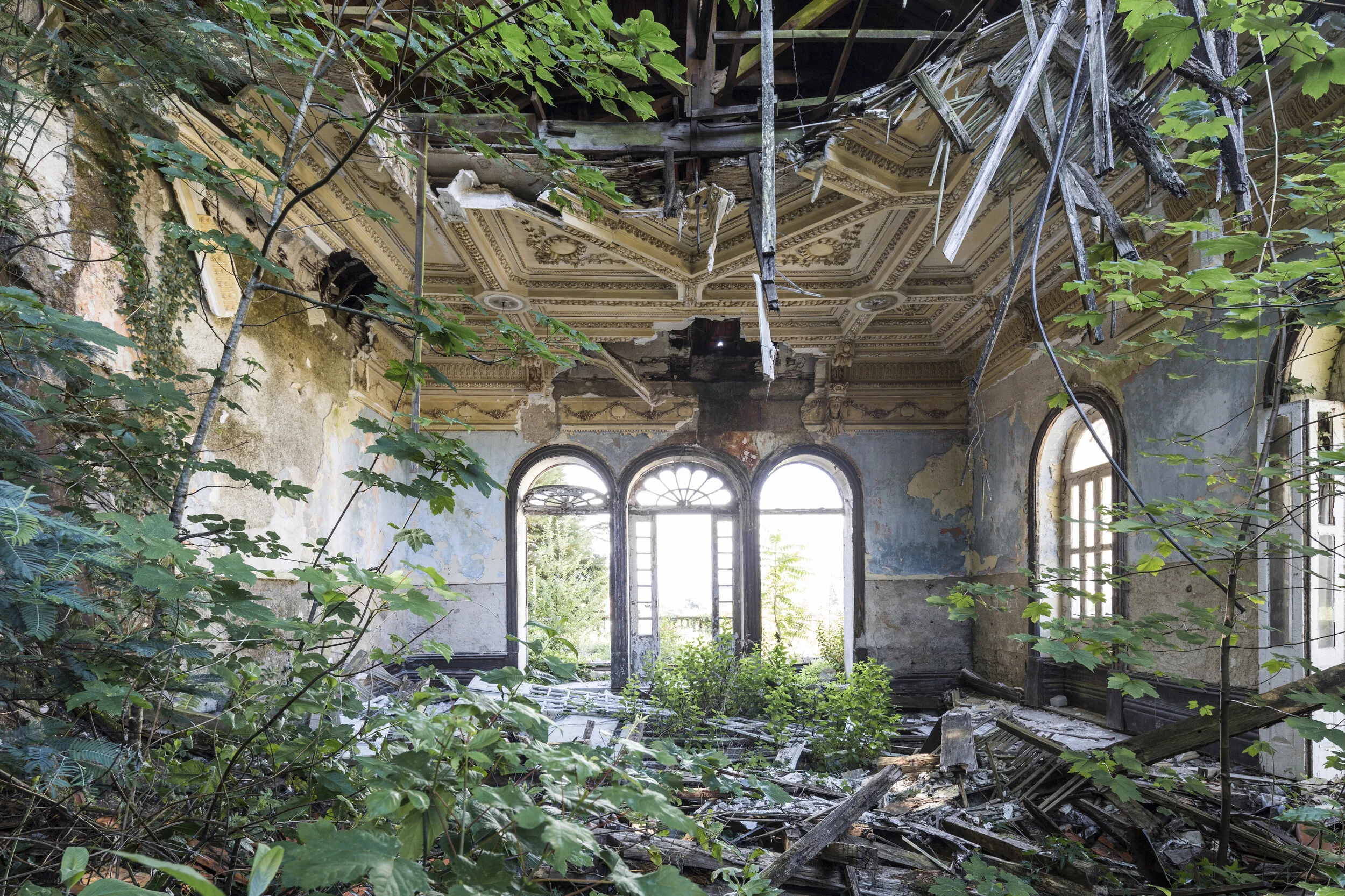 Hotel, Portugal by Jonk (2019)