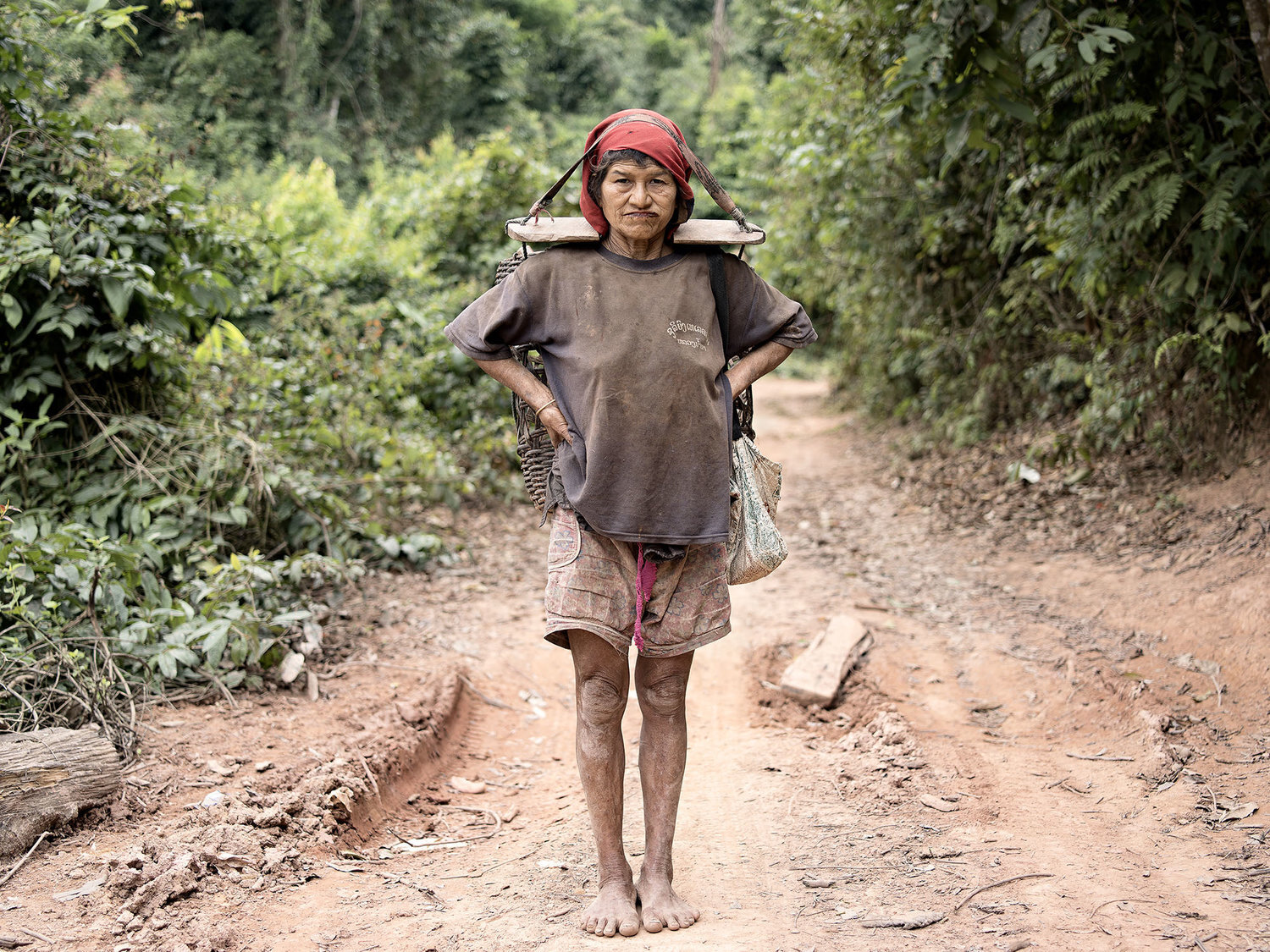  LENA DOBROWOLSKA &amp; TEO ORMOND-SKEAPING,  PORTRAIT OF RESILIENCE #1  -AKHA VILLAGE, LUANG NAMTHA, LAO PDR ( FUTURE SCENARIOS  SERIES) 