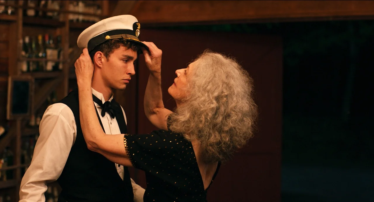 THE_SONG_OF_SWAY_LAKE_Ari_GOLD_Robert_SHEEHAN_Mary_Beth_PEIL©GrackFilms.jpg