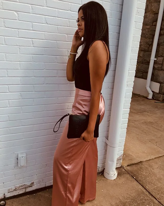 Define Me: Fearless 💪🏽
After a long week of taking chances and handling business, I pretty sure I can tackle any obstacle that comes my way! Needless to say, I&rsquo;m definitely feeling like a BOSS w/ my #prettygirlboss wristlet. The dream is free