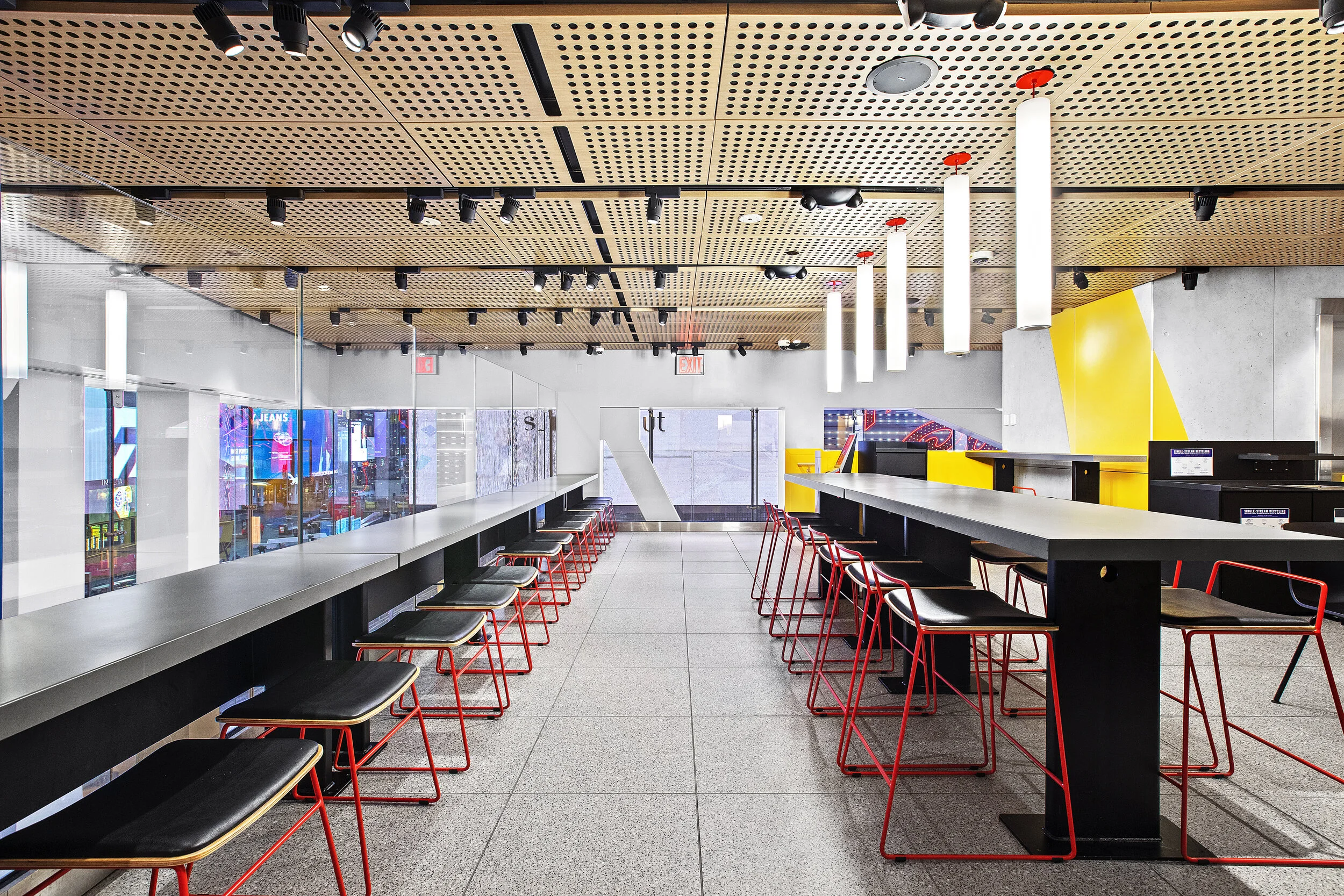 McDonald'sTimesSq_2019_01.jpg
