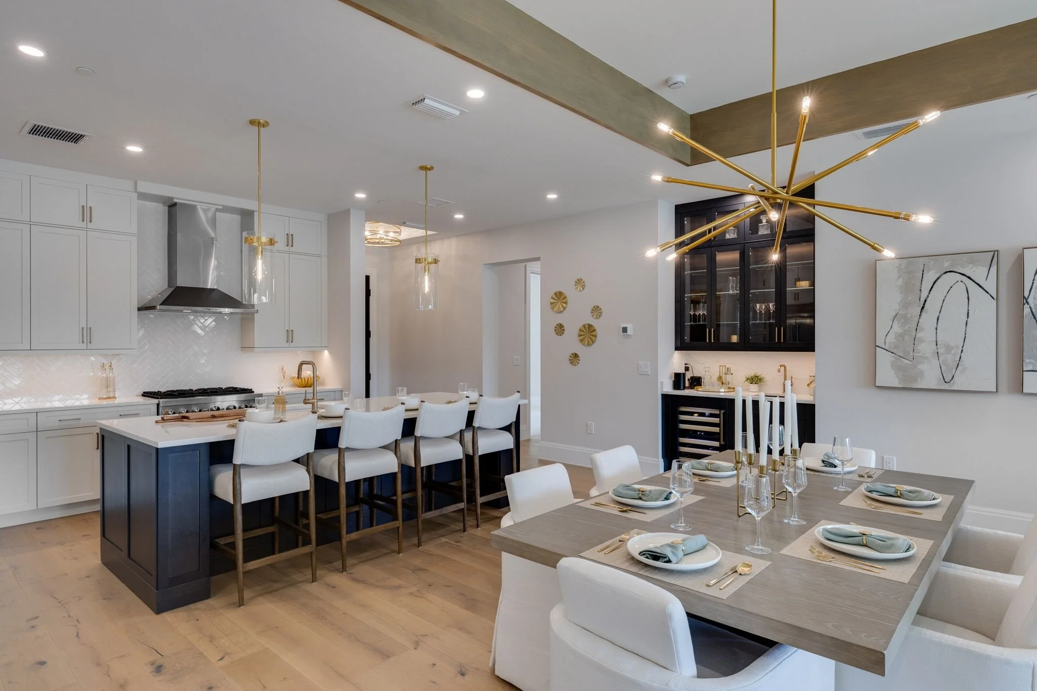 4-101 kitchen dining.jpg