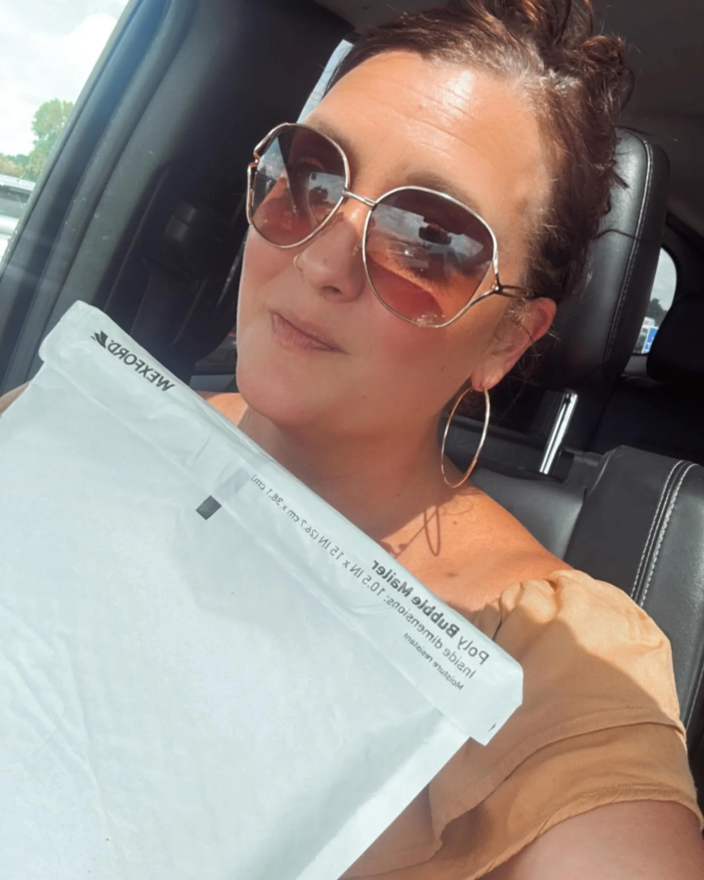 Made an exciting trip today to hand off a sample of The C.A.L.M. Family Planner to see if it would be a good fit for a special retailer! 

Know of a retail location that serves families and would benefit from having this on their shelves? Let me know