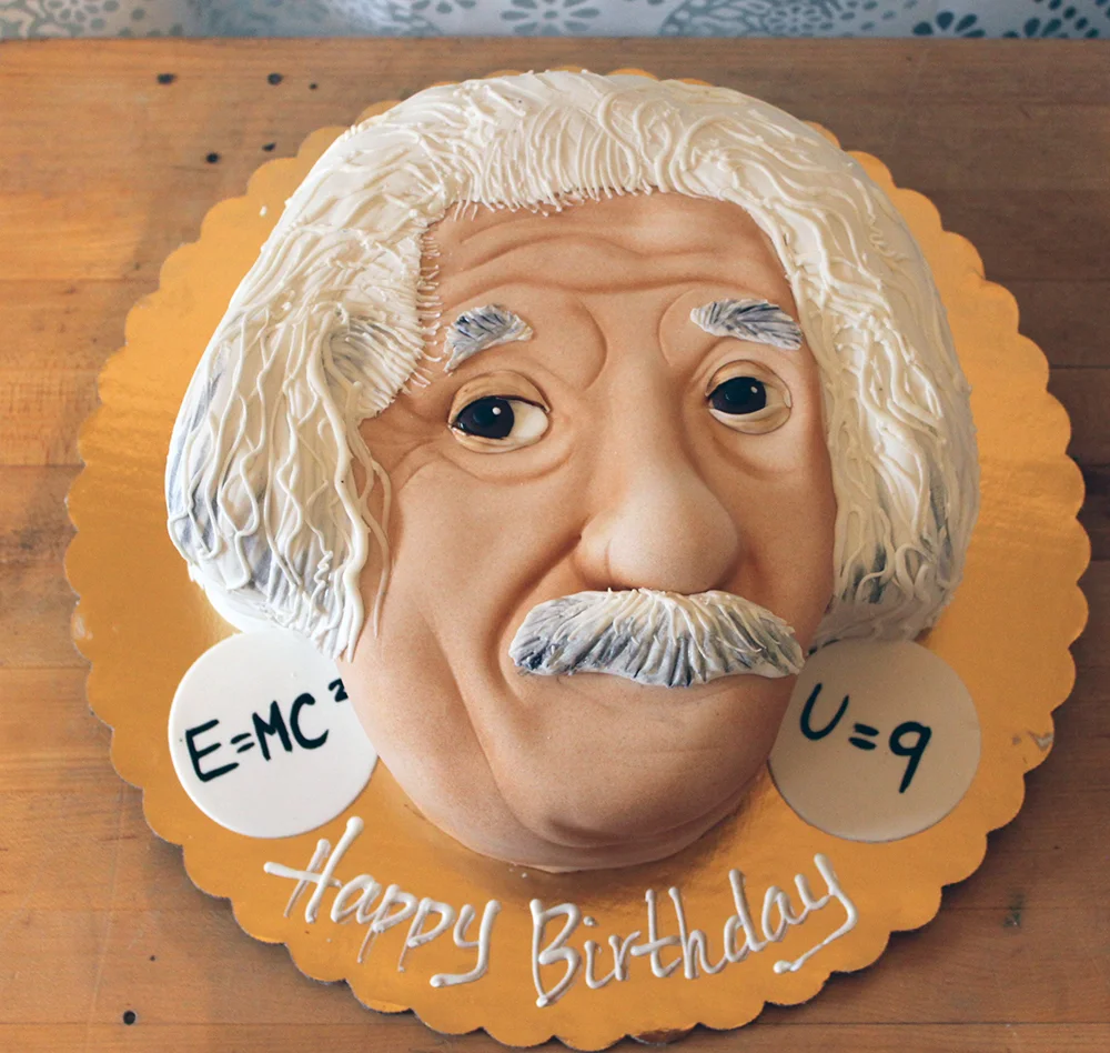 Albert Einstein Cake