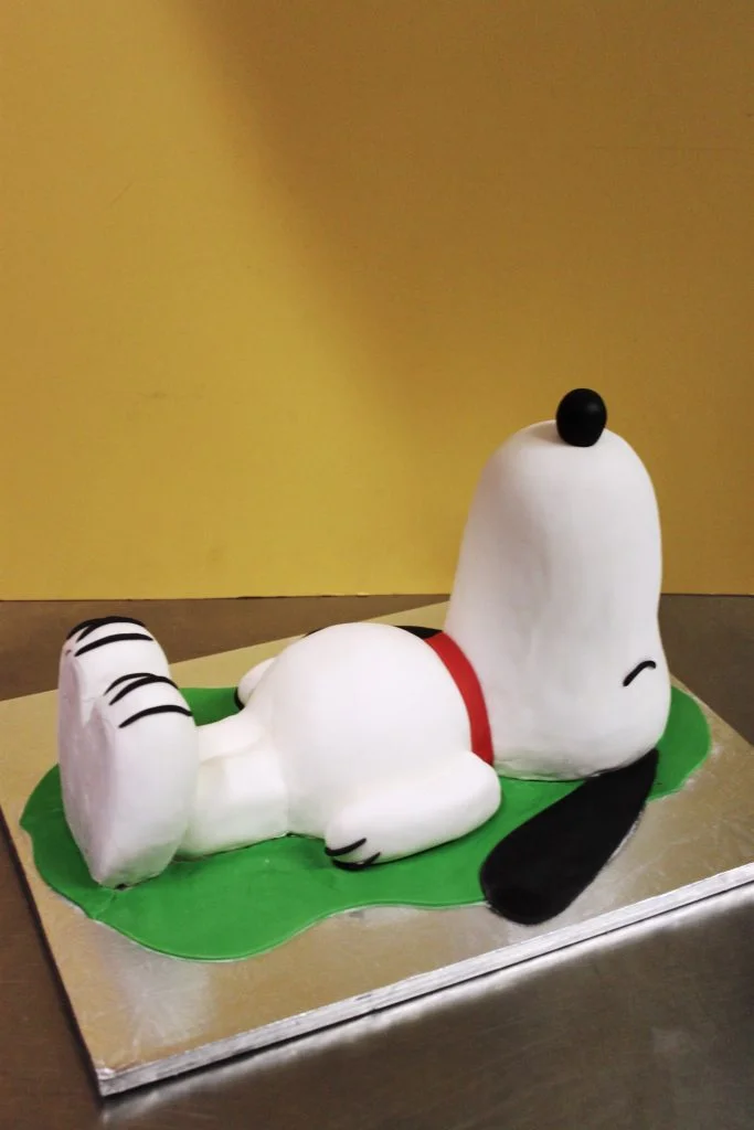 Sleepy Snoopy Cake