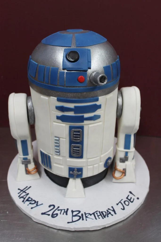 R2-D2 Star Wars Cake