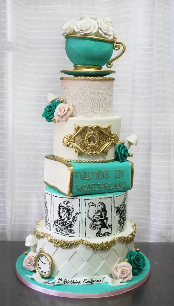 Alice in Wonderland Cake