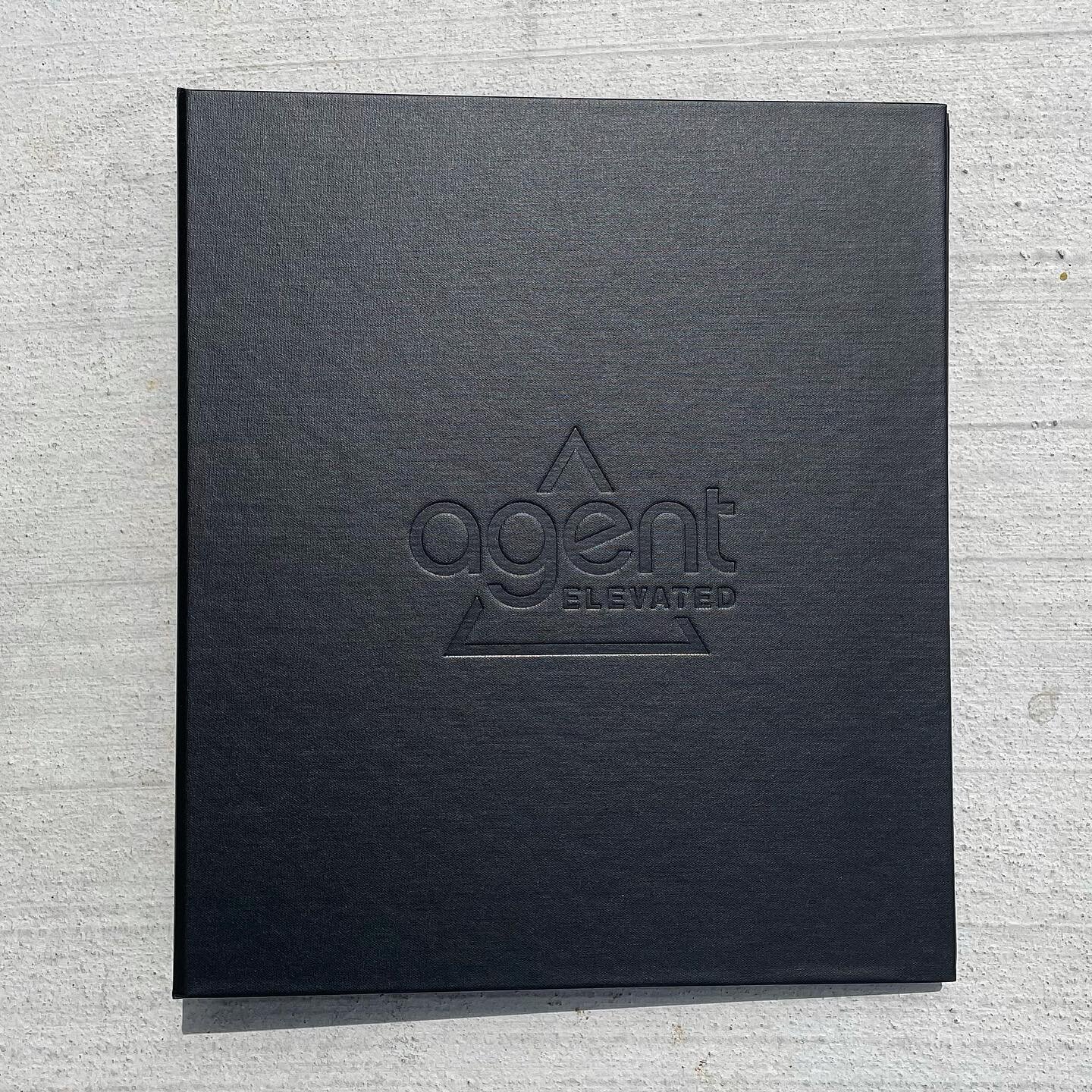 : C U S T O M  B I N D E R S ⚡️
. 
These debossed binders we&rsquo;re producing for @agentinc.co are a great way to impress clients 📒
.
These guys are all about luxury branding, and custom binders like this help to elevate their brand 🙏🏻
.
We abso