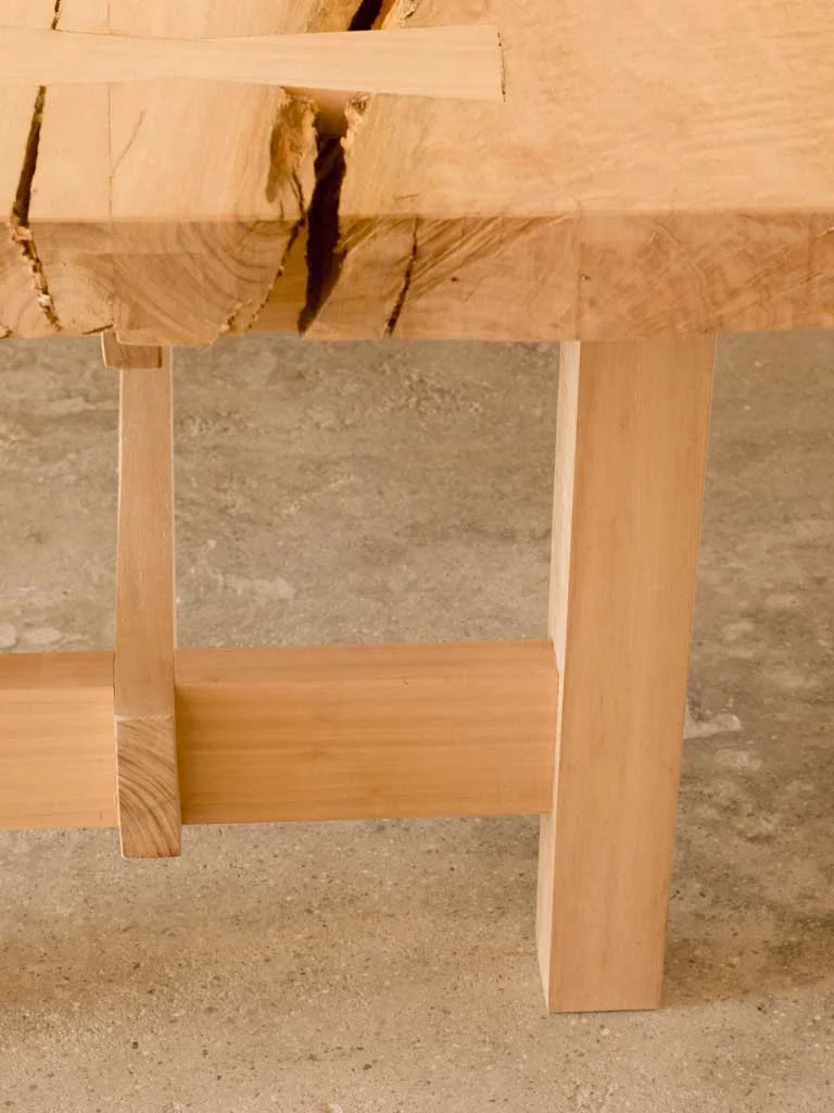 Mesa de comedor grande eucalipto con ripia