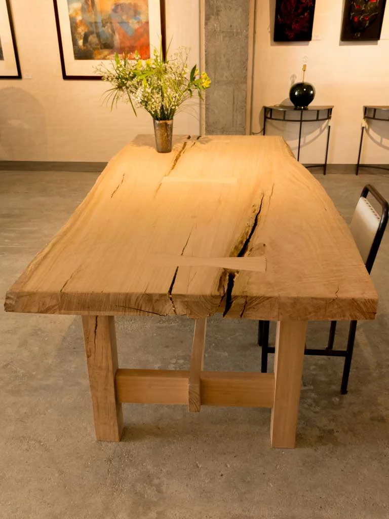 Mesa de comedor grande eucalipto con ripia