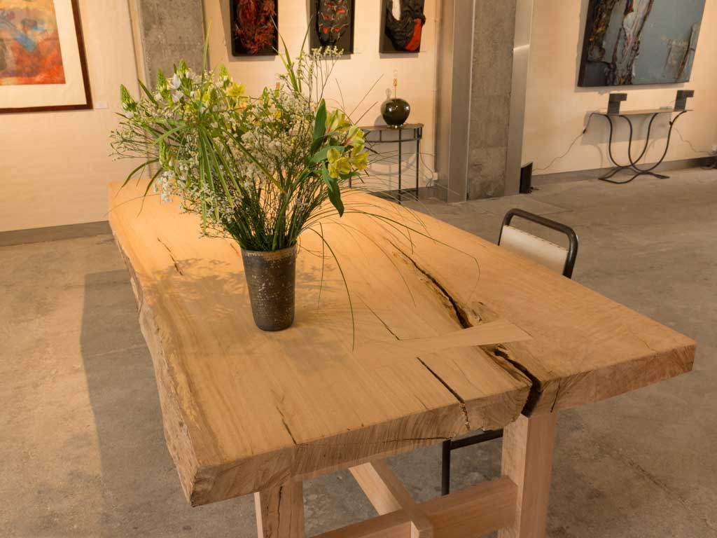 Mesa de comedor grande eucalipto con ripia