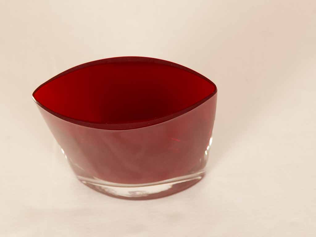 Vaso ovalado rojo. Murano
