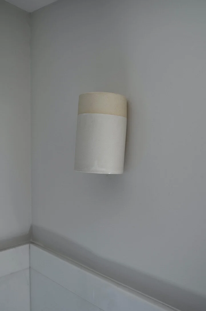 "Aplique tubo beige"