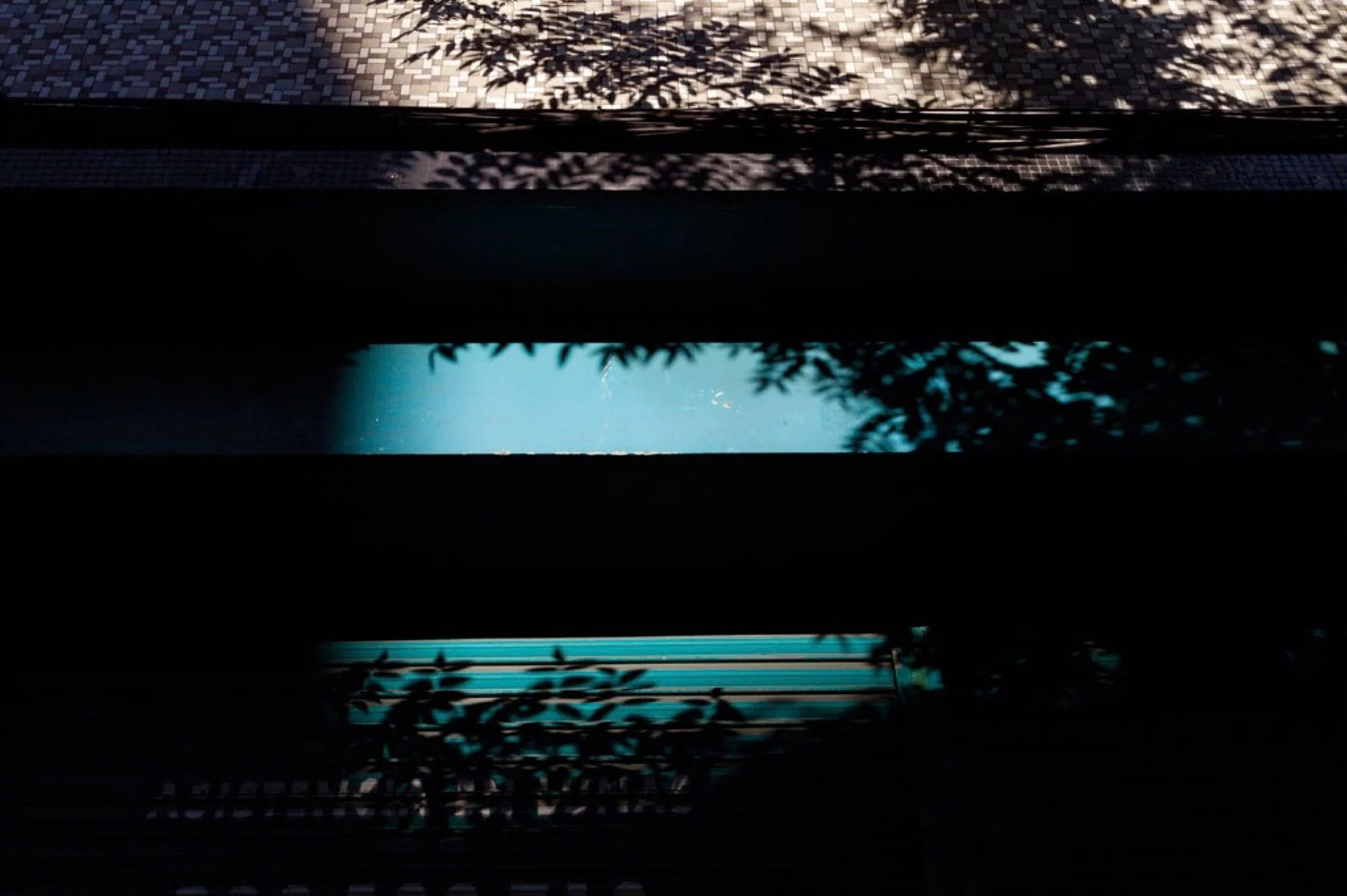 "Azul y sombras"