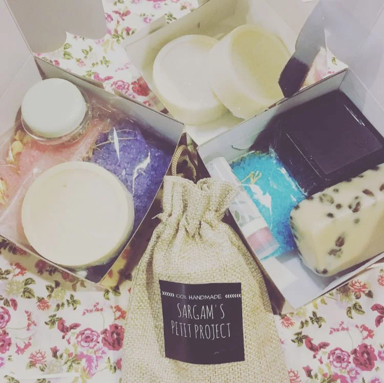 Gift boxes and gift bags !