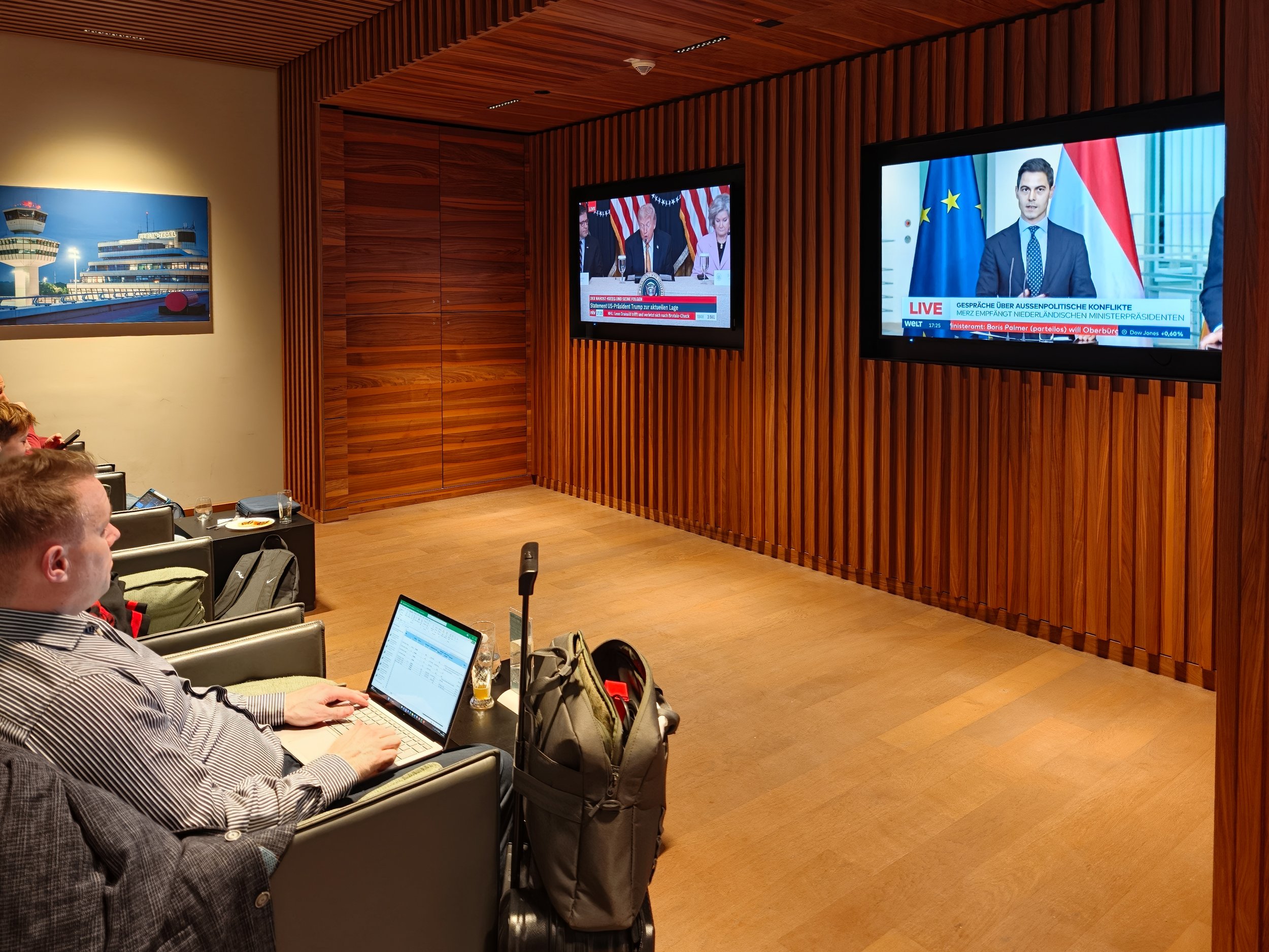 TVs and comfortable seating at BER Lounge Tegel at Berlin Brandenburg Airport (BER). Image: Dan Latif.