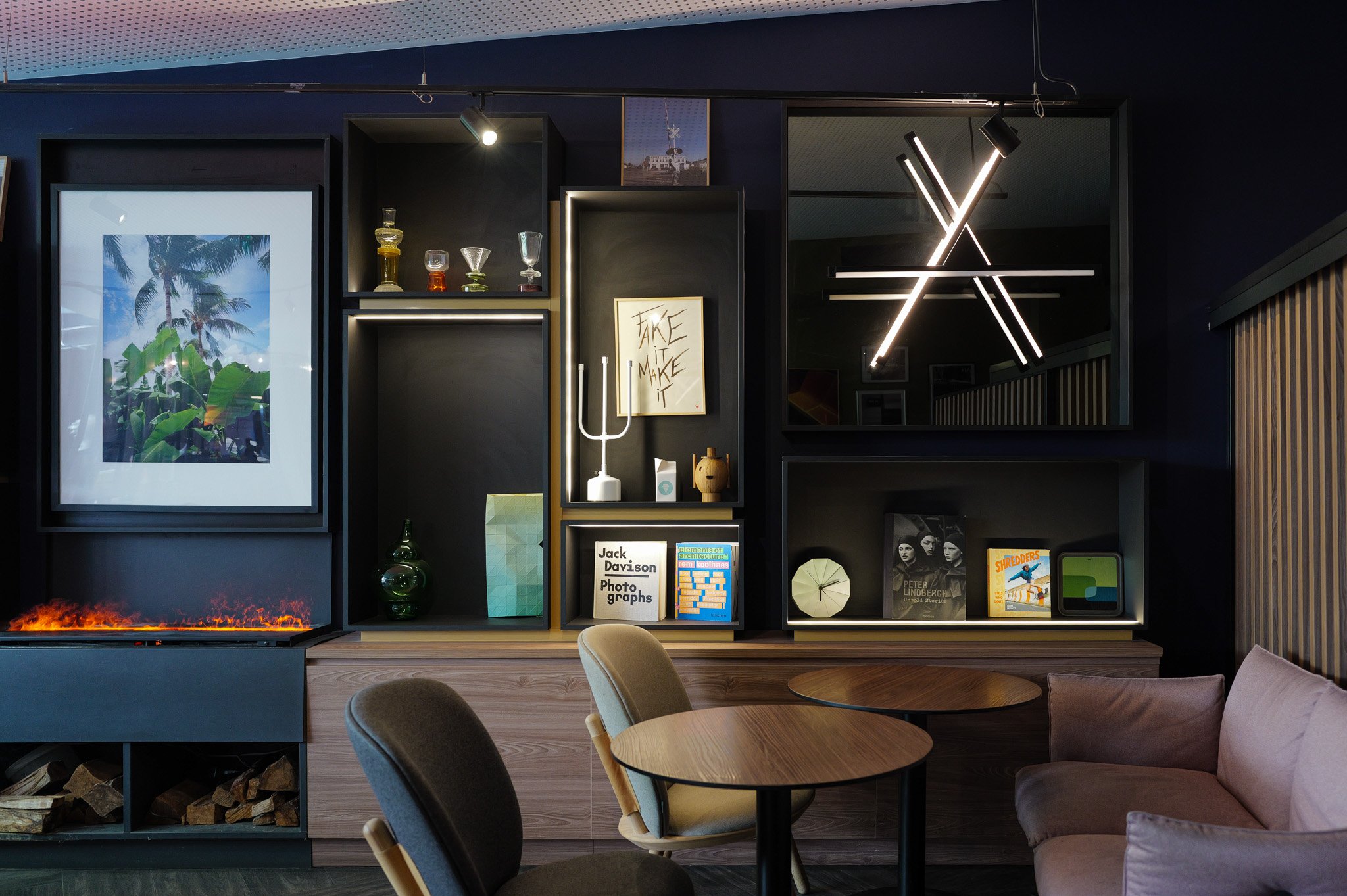 Work and lounge areas at the TRIBE Paris Batignolles. Image: Dan Latif.