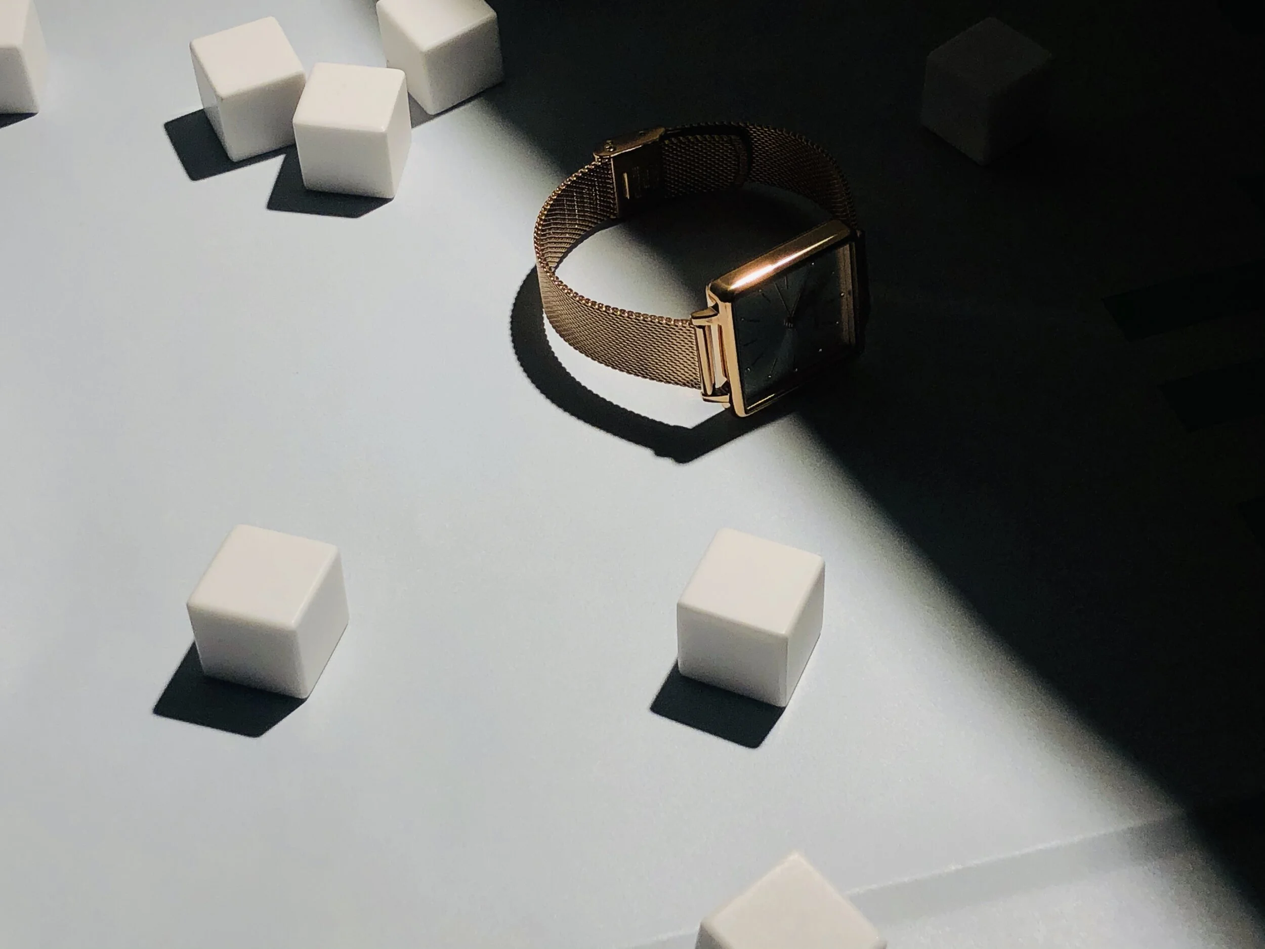 Lounger: The Lola Square is an efficient day-to-night timepiece, devoted to easy gracefulness and tasteful simplicity.