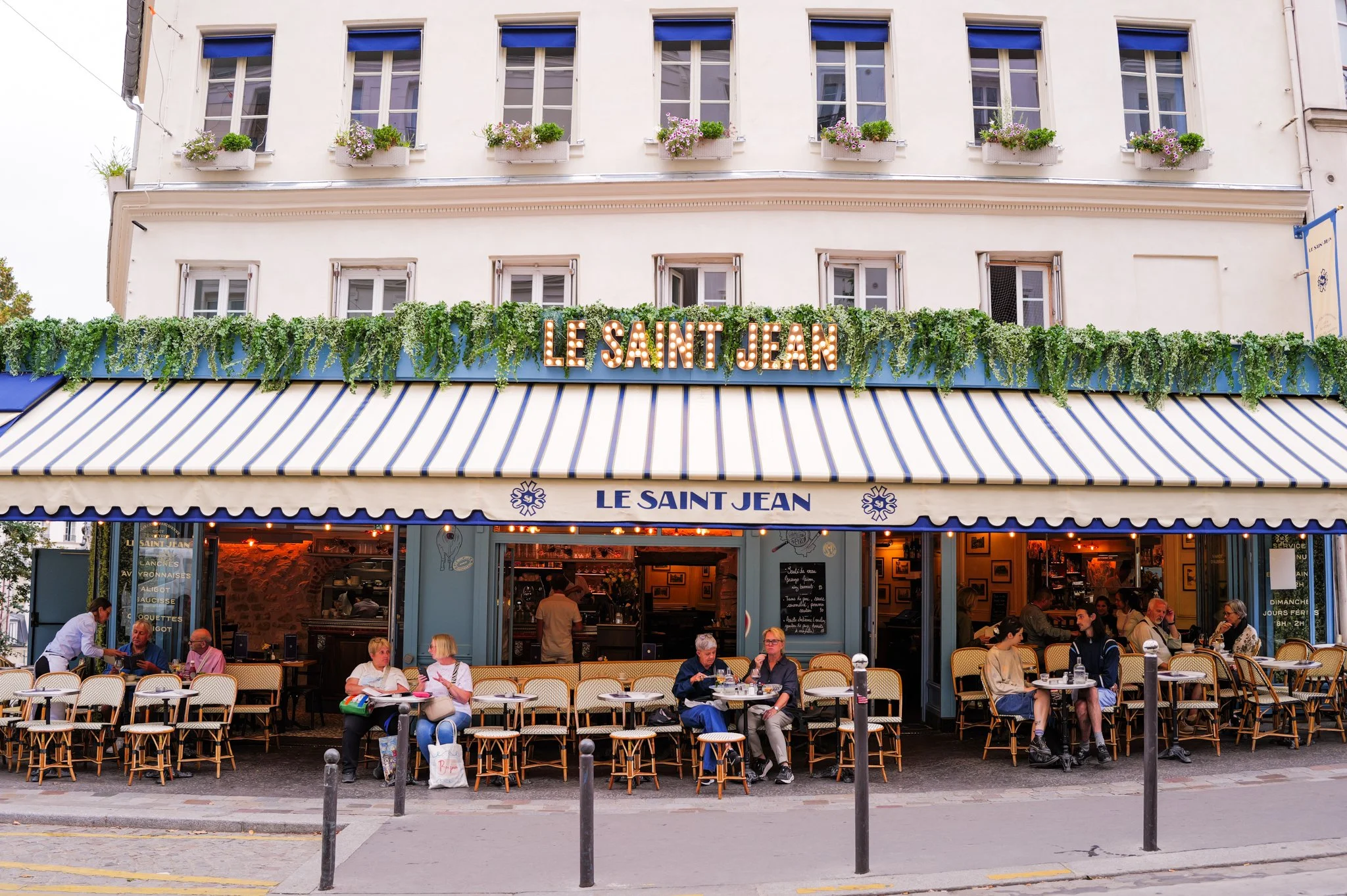 Inside Brasserie Saint Jean: Where Montmartre Takes on the Flavors of Aveyron