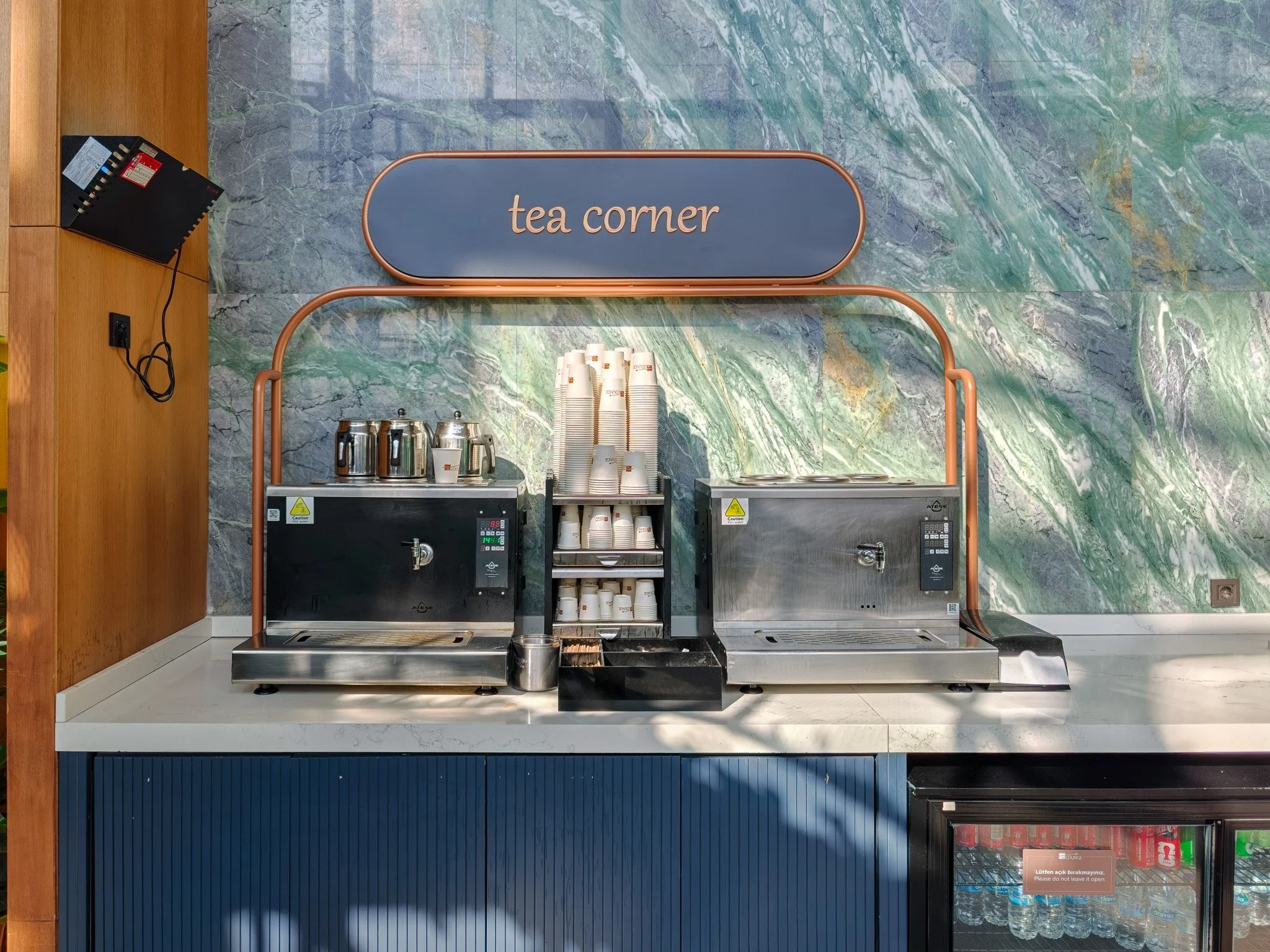 Tea corner at IGA Lounge at Istanbul Airport (IST). Image: Dan Latif.